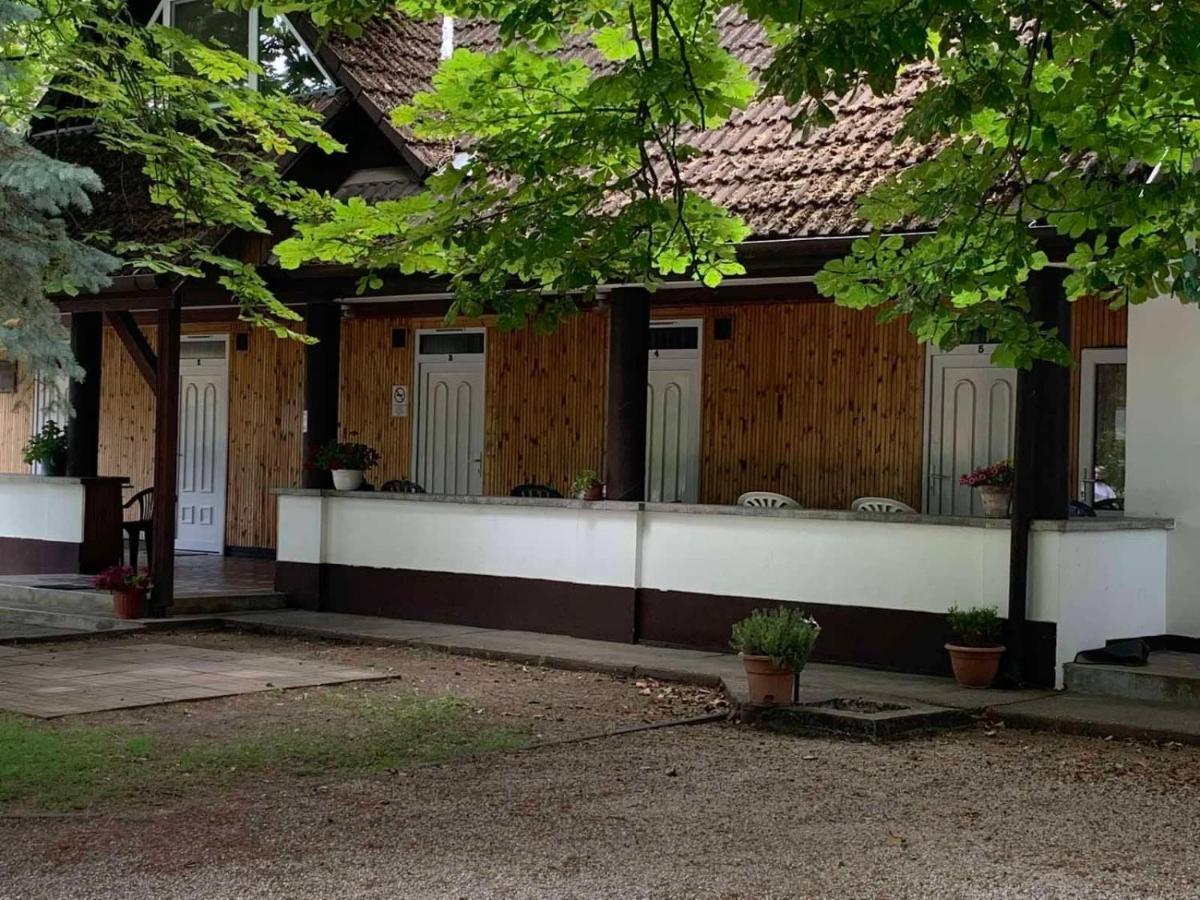 Platan Ueduelo Apartment Balatonlelle Ngoại thất bức ảnh